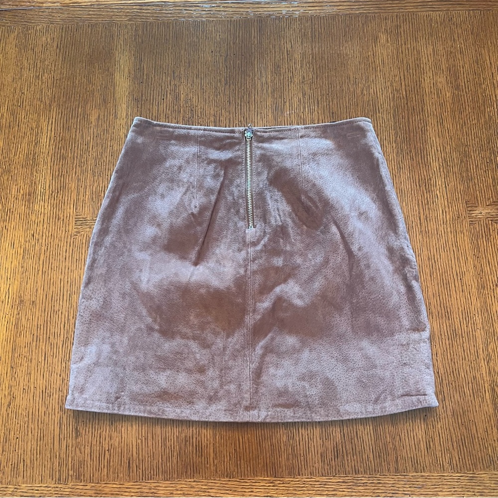 NEW BLANK NYC Women’s Leather Suede Mini Skirt Coffee Bean Size 25 Zipper Detail - Picture 4 of 14